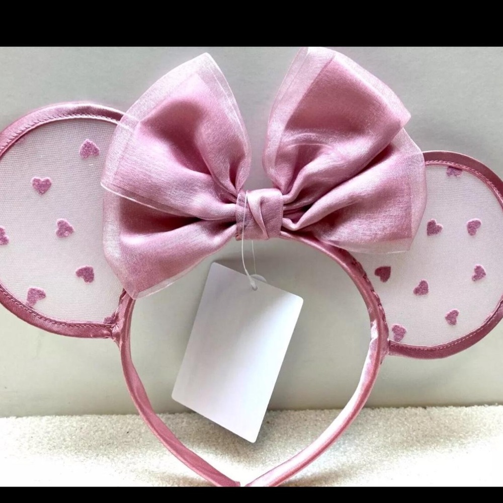Tokyo Disney Minnie Mouse Lace ears with pink hearts #Disneyland #MinnieMouseEar